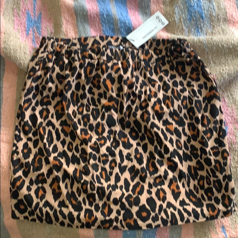 Boohoo leopard mini skirt